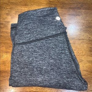 Lululemon size 6 align leggings in a heathered black/grey